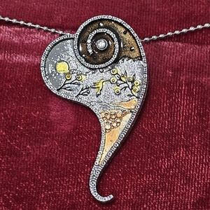 Modern Art Heart Necklace Floral Hummingbird Design New Costume Jewelry ♥️